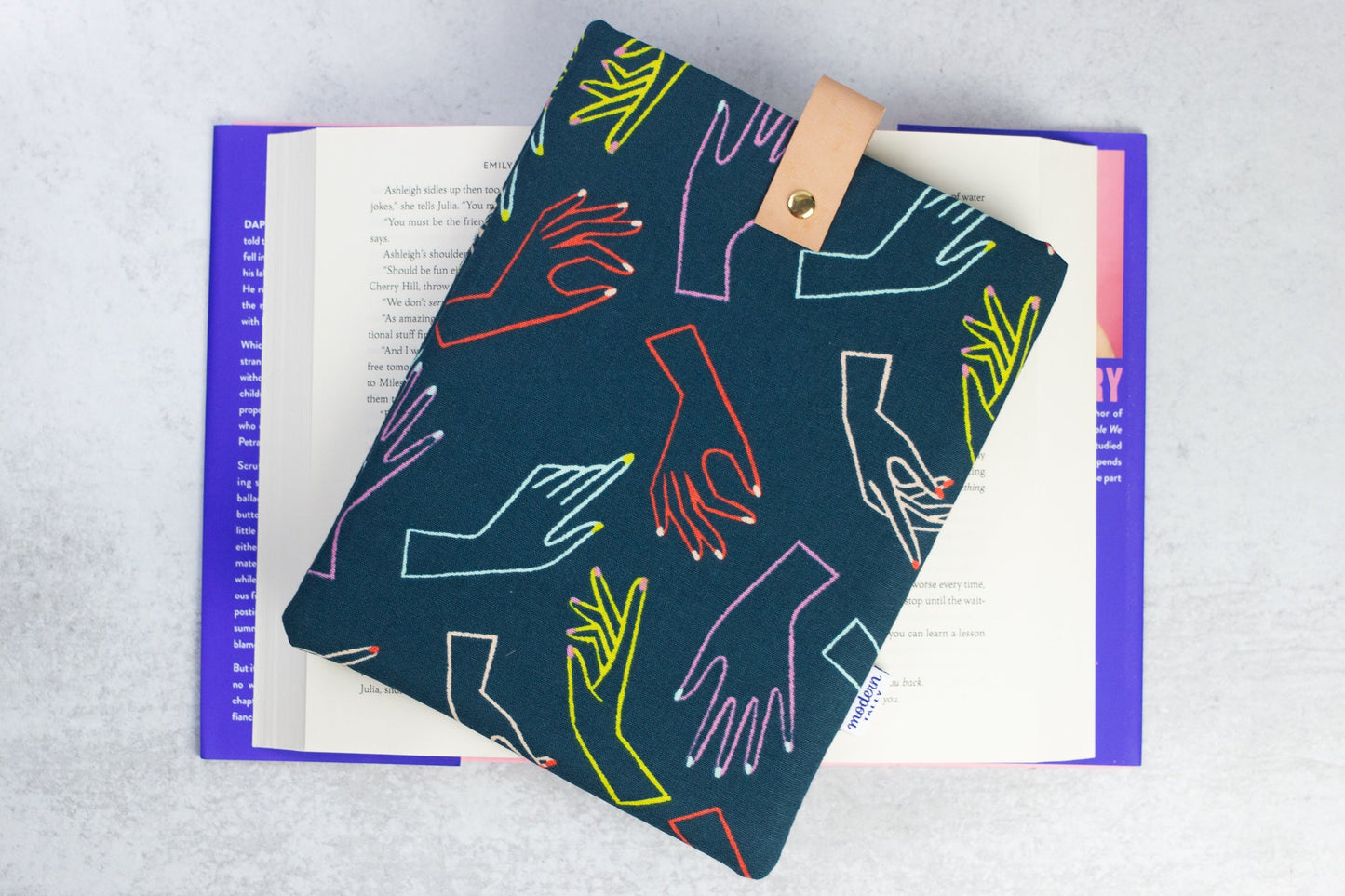 Adorn Book Sleeve - Modern Tally - Book Sleeve