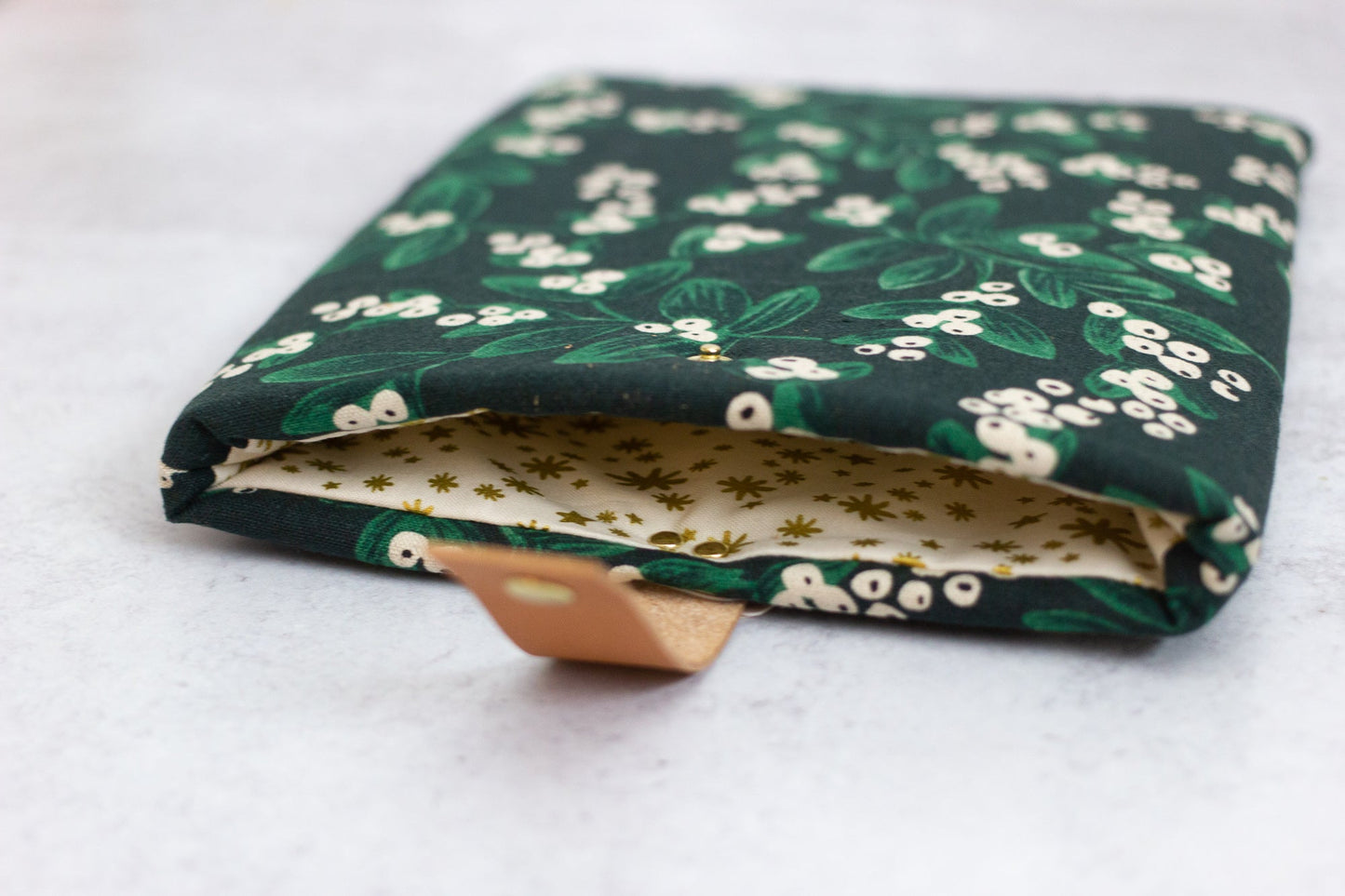 Mistletoe Book Sleeve - Modern Tally - Book Sleeve