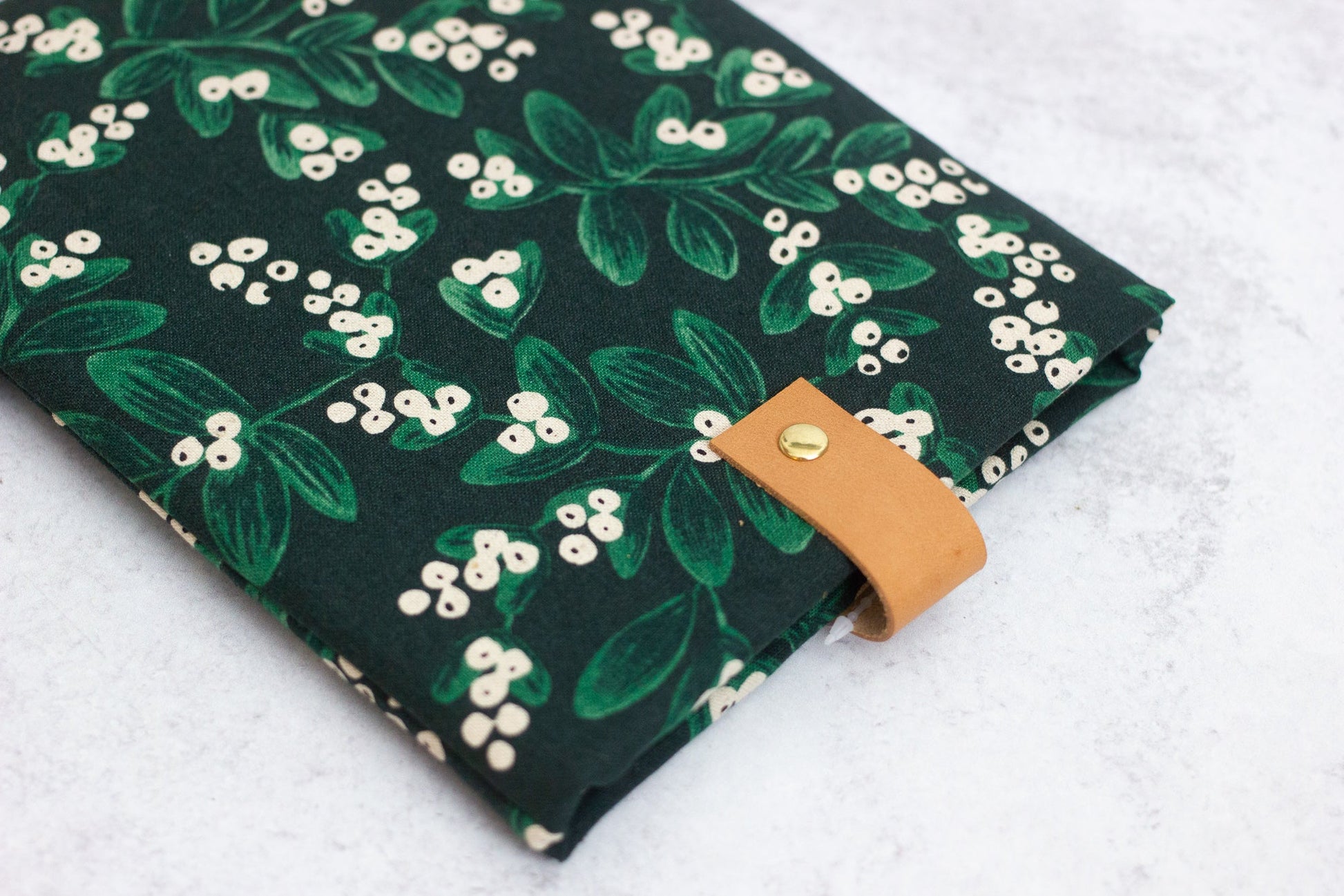 Mistletoe Book Sleeve - Modern Tally - Book Sleeve