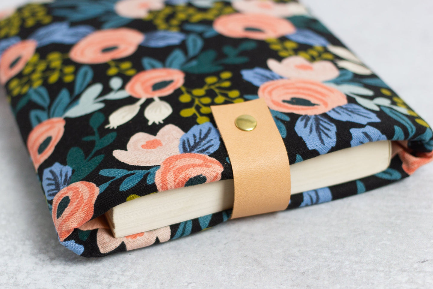 Black Rosa Book Sleeve - Modern Tally - Book Sleeve