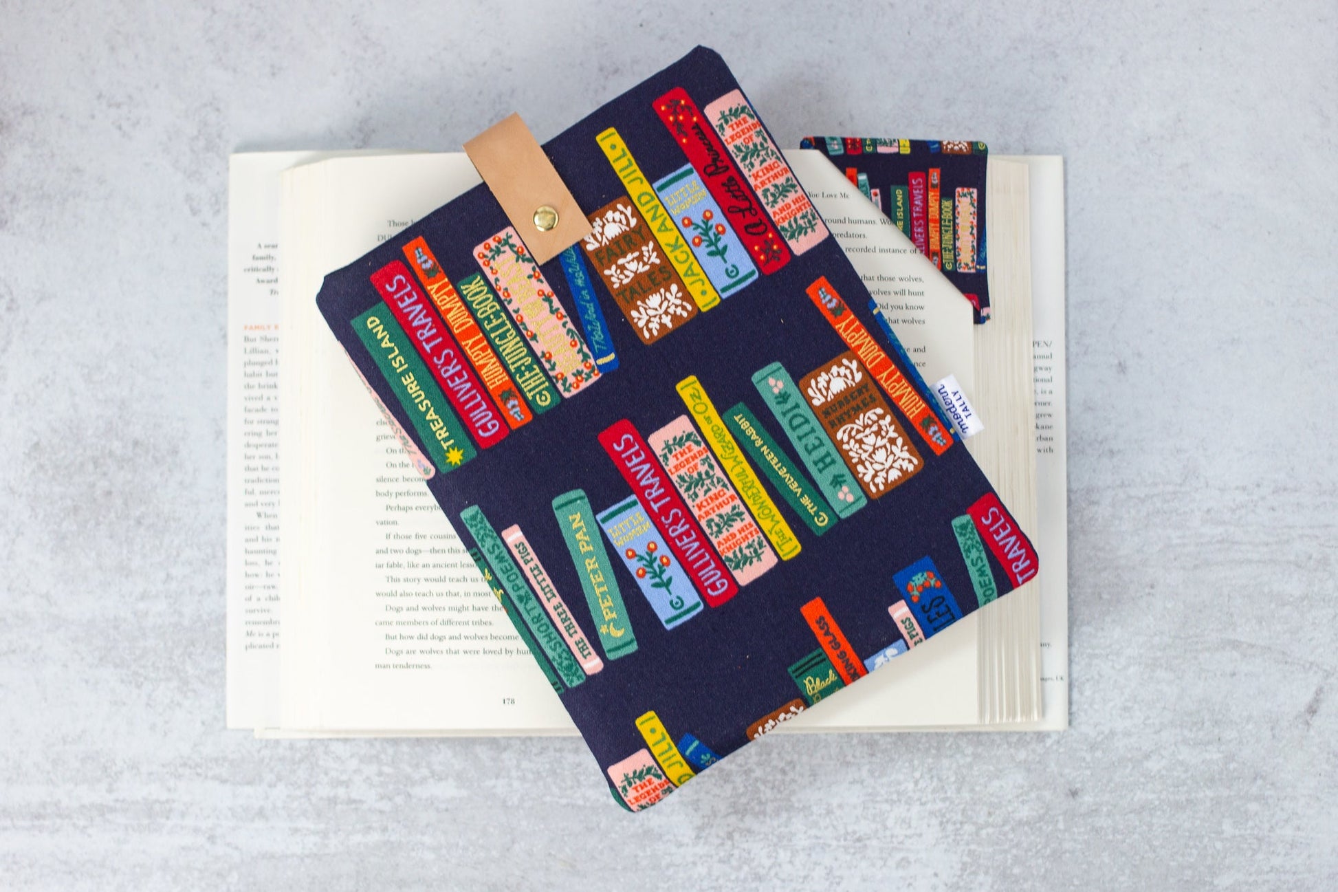 Book Club Book Sleeve - Modern Tally - Book Sleeve