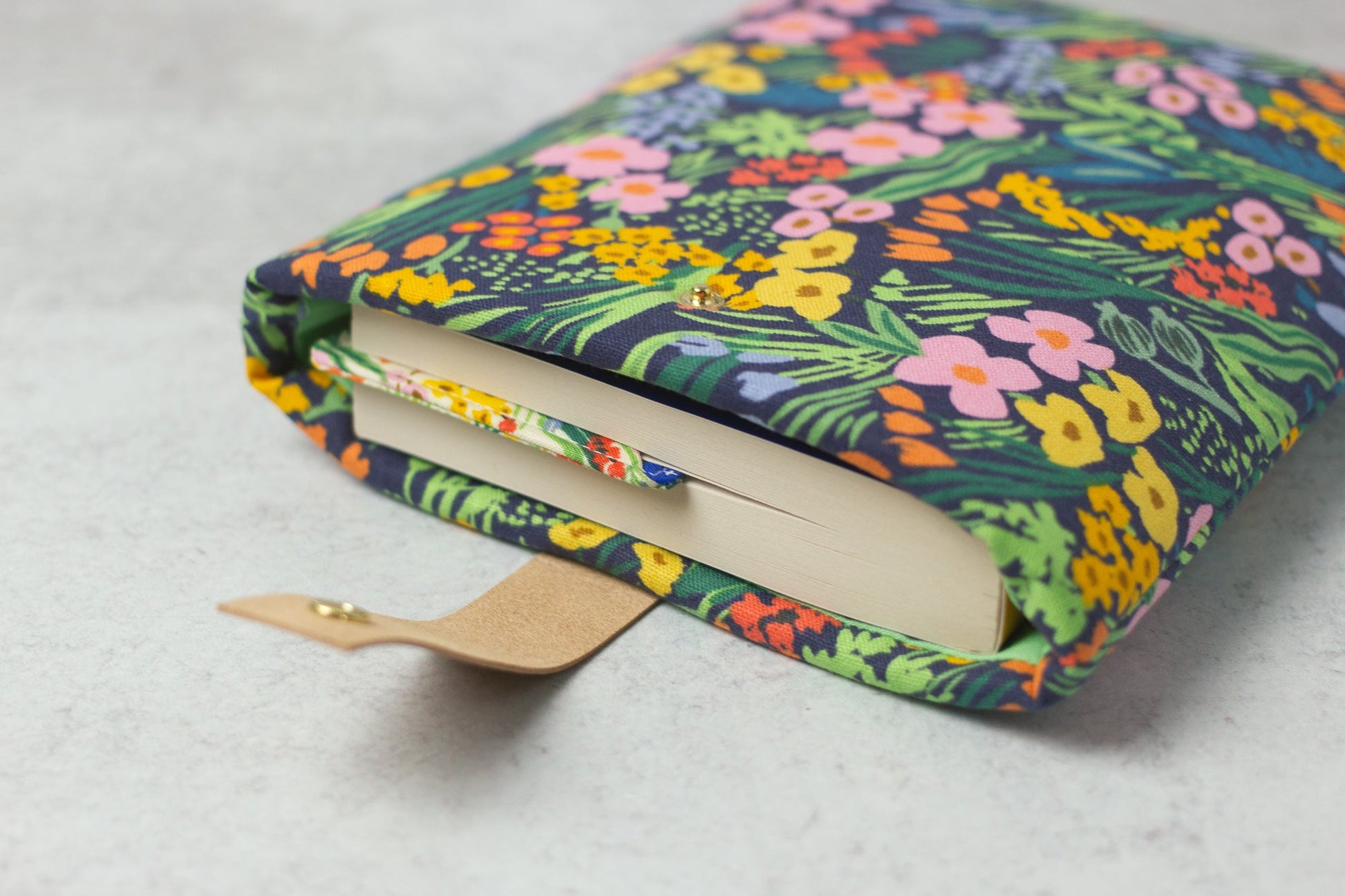 Meadow Book Sleeve - Modern Tally - Book Sleeve