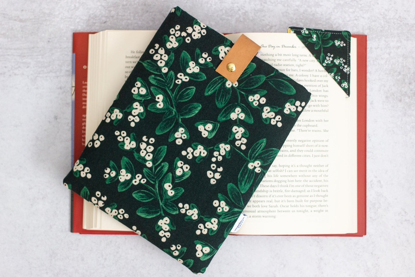 Mistletoe Corner Bookmark - Modern Tally