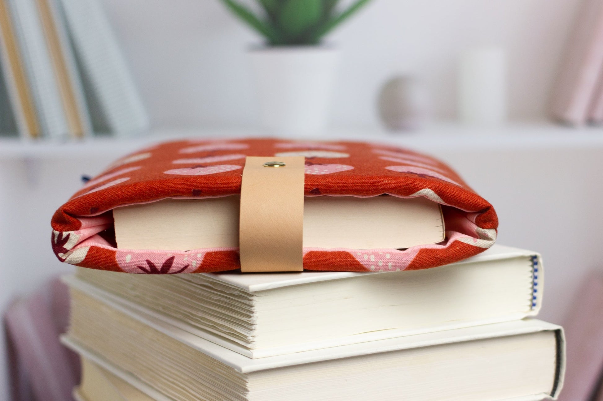 Strawberry Book Sleeve - Modern Tally - Book Sleeve