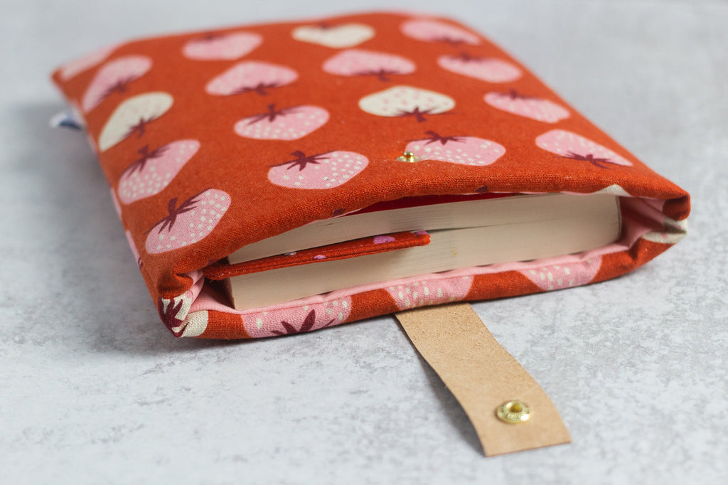 Strawberry Book Sleeve - Modern Tally - Book Sleeve